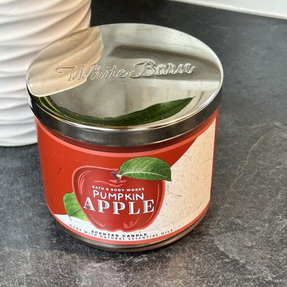 New Bath & Body Works White Barn PUMPKIN APPLE 3-Wick 14.5oz Scented Candle - Picture 2 of 5